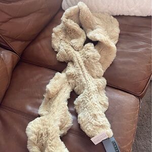 Scarf NWT Camel soft Beautiful